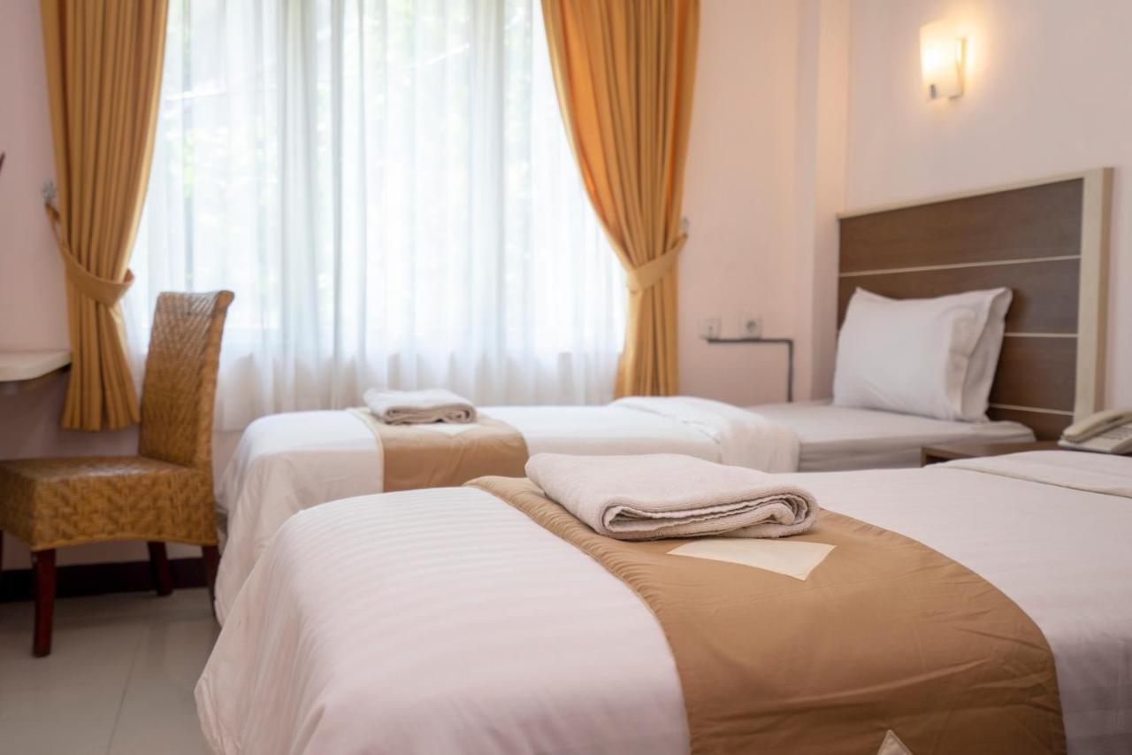 Dago'S Hill Hotel Бандунг Экстерьер фото