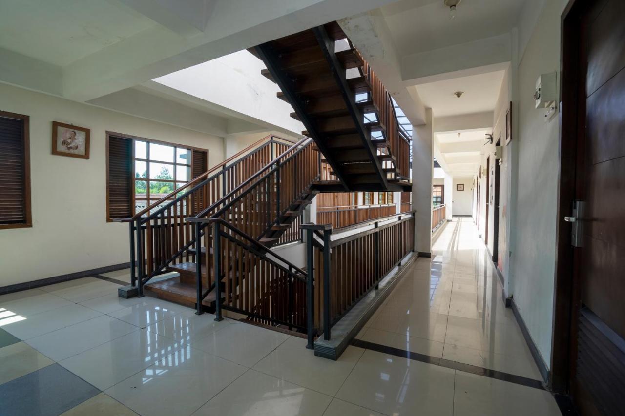 Dago'S Hill Hotel Бандунг Экстерьер фото